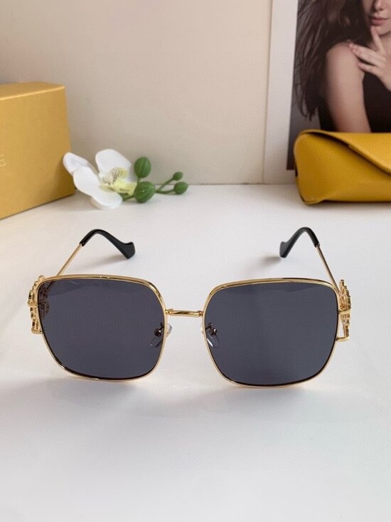 ✅NWT Authentic Loewe Sunglasses main image 7